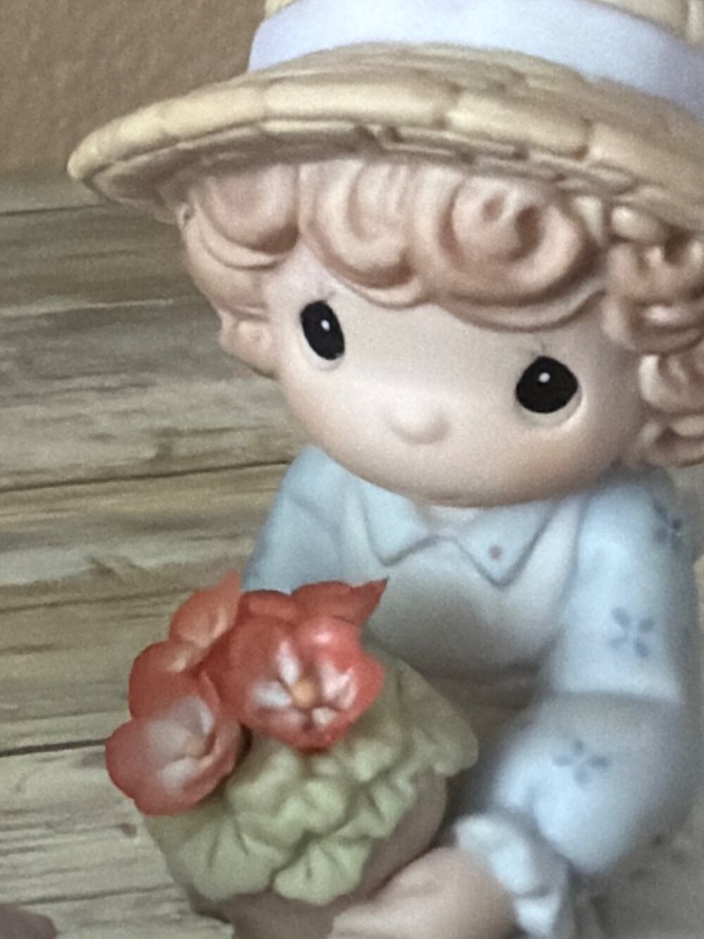 Precious Moments 2001 Planting the Seeds of Love #101548 Ltd Ed 1190/7500 No Box - Picture 12 of 14